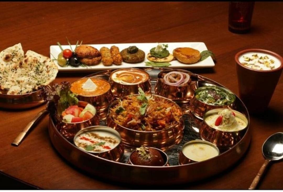 The Ashoka Hotel Indore Buitenkant foto