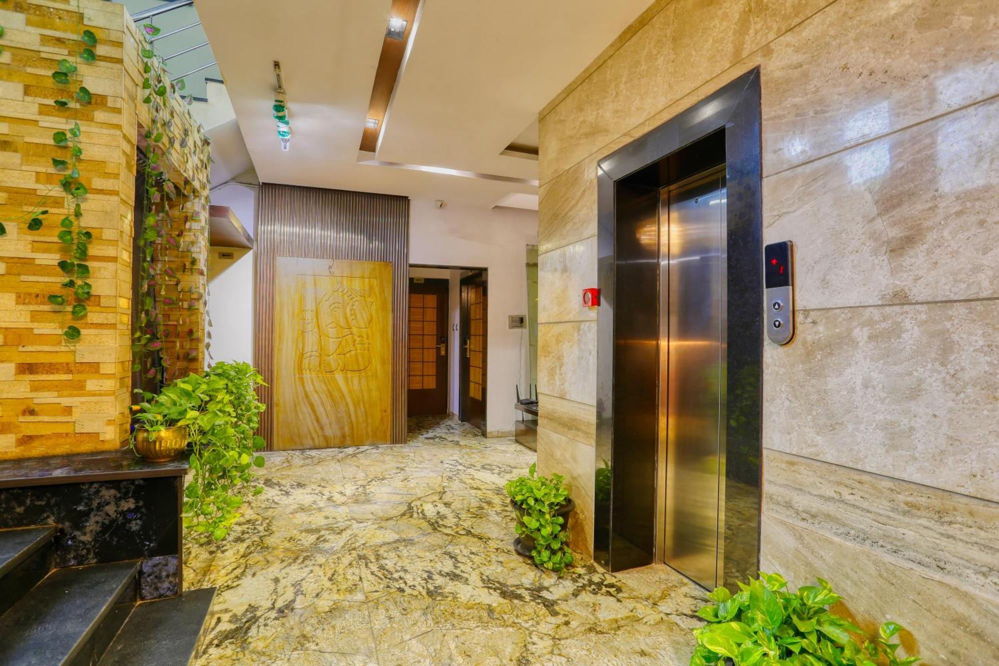 The Ashoka Hotel Indore Buitenkant foto