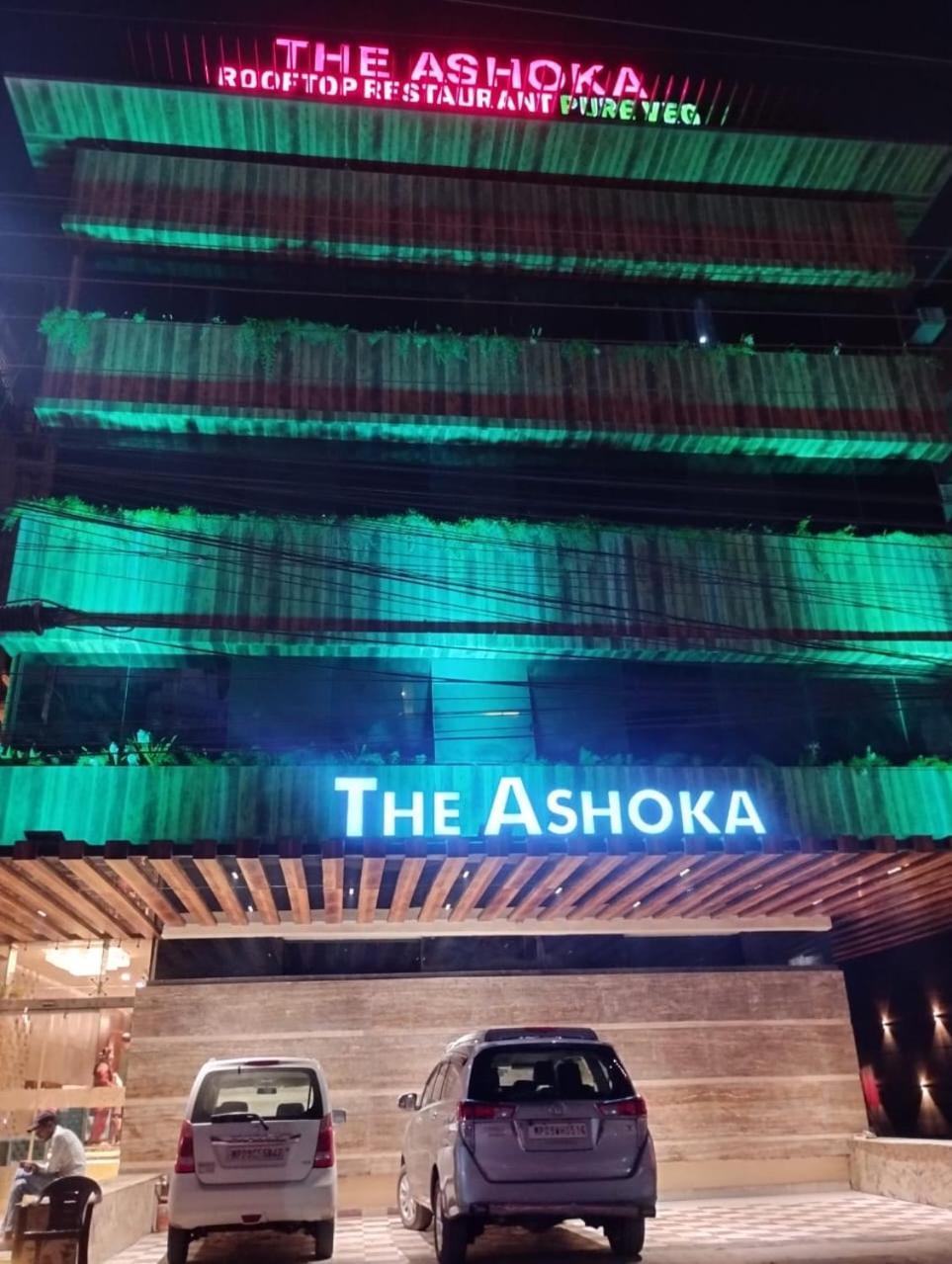 The Ashoka Hotel Indore Buitenkant foto